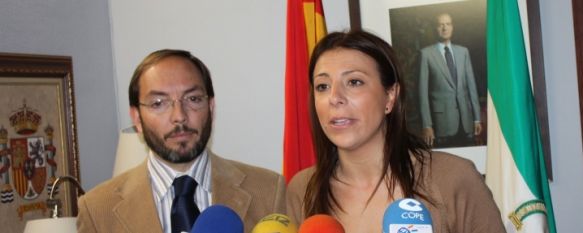 Mª Paz Fernández y Daniel Harillo han hablado de la construcción de las 365 viviendas de protección oficial (VPO) de La Dehesa. // CharryTV