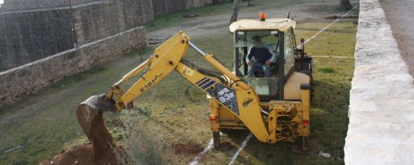 Comienza la rehabilitación del espacio escénico de las Murallas del Carmen, La actuación cuenta con un plazo de ejecución de dos meses y un presupuesto de 100.000 euros, 26 Jan 2012 - 17:54