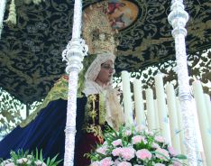 La talla de María Santísima de la Amargura ha procesionado junto al Manué durante 18 años. // María José García