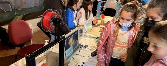 Un total de 25 centros educativos se dieron cita en la I Feria de Inventos y Talentos, Alumnos de Primaria, Secundaria y Formación Profesional pudieron acceder a ponencias, talleres o la presentación de inventos relacionados con la robótica, 25 Apr 2022 - 10:31