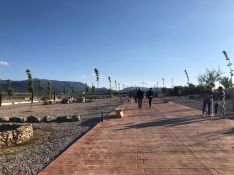 Un gran paseo central conecta las dos puertas de acceso del parque // Ayuntamiento de Ronda