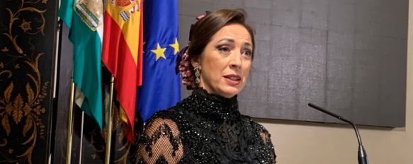 De Goyesca a bandolera para pregonar Ronda Romántica, María Ductor recibió un caluroso aplauso en un acto en el que el municipio de Gaucín recibió la distinción Romántico de Oro 2022, 27 May 2022 - 10:46