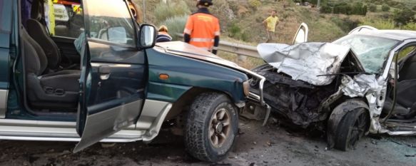 Tres personas resultan heridas tras colisionar sus vehículos en la carretera A-397, Una de ellas tuvo que ser rescatada por los bomberos y trasladada al Hospital Comarcal, donde permanece ingresada, 27 May 2022 - 11:26