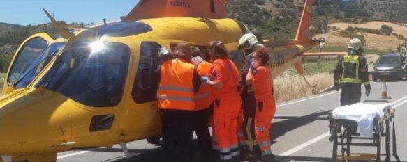 Dos heridos en un accidente en la A-367 que conecta Ronda con Cuevas del Becerro, El siniestro provocó el incendio de un vehículo y dos pasajeros fueron trasladados al Hospital Comarcal con heridas de diversa consideración, 06 Jun 2022 - 15:23