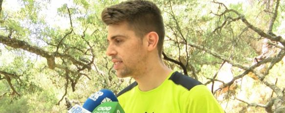 El cortesano Álvaro Gutiérrez, entre el fútbol sala y la campaña del corcho, A sus 24 años ha fichado recientemente por el equipo italiano ASD San Giorgio y estos últimos veranos se emplea en la recogida de corchas en los Montes de Ronda, 19 Jul 2022 - 16:08