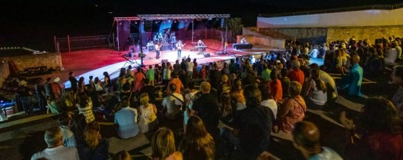 Joe King Carrasco y Los Free Mexican Airforce en Ronda durante la cuarta edición en 2019. // Pueblos Blancos Music Festival