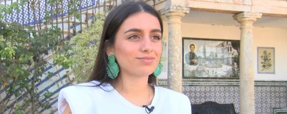 “Nos estamos formando, y representaremos a la mujer rondeña durante un año”, Azul noche y azabache serán los colores imperantes en el traje goyesco de Julia Candelas, cuyo primo, Ignacio Candelas, toreará en la Novillada sin picadores, 19 Aug 2022 - 10:45