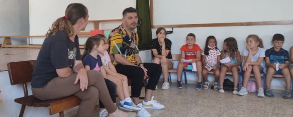 Demarco Flamenco visita la escuela de verano Aniya La Gitana de Ronda, El cantante se ha sometido a un cuestionario realizado por los alumnos de un proyecto educativo de integración dedicado al flamenco, 23 Aug 2022 - 09:15