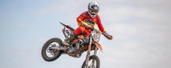 El piloto de 14 años compite en MX85 // Isa Caballero