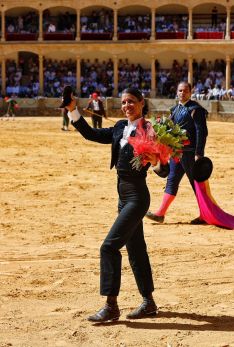 Vicens pudo clavar buenos palos con Bético a pesar de que el toro buscaba tablas constantemente. // ARJONA