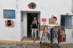 Quirós ha instalado su taller en la Calle Real // Serranía Comunicación