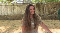 Clara, que también es ingeniera agrónoma, se ha criado en la finca junto a sus hermanos  // CharryTV