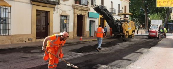 El Ayuntamiento invierte 250.000 euros en un plan de asfaltado durante un mes, La actuación contempla obras en calles del centro, La Dehesa, San Cristóbal, Barrio de San Francisco y urbanizaciones como La Planilla, el Arenal o El Carmen, 27 Sep 2022 - 14:51