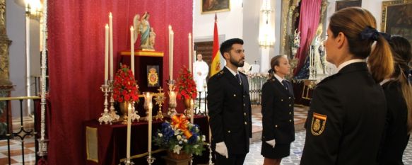 La ofrenda a los agentes caídos se ha desarrollado en la Iglesia de Santa Cecilia. // María José García