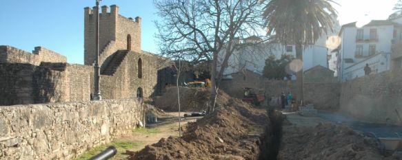 El Ayuntamiento acondiciona como espacio escénico y de ocio las Murallas del Carmen, Aparecen en el recinto restos arqueológicos de la Edad Media, que serán debidamente protegidos, 09 Feb 2012 - 15:36