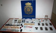 Se han incautado 1.513 gramos de hachís, 210 de plen de hachís y 42 gramos de cocaína. // Cuerpo Nacional de Policía