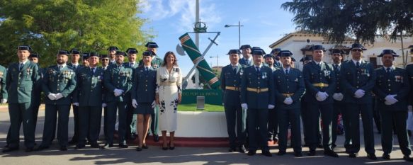 El Ayuntamiento de Ronda inaugura un monumento en homenaje a la Guardia Civil , Es obra del artista sevillano Francisco Parra y se ha situado en la rotonda situada entre las avenidas Andalucía y Martínez Astein , 12 Oct 2022 - 11:13