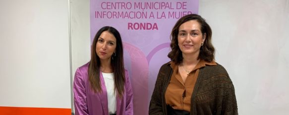 Elena Blanco junto a la delegada de Igualdad y Mujer.  // CharryTV