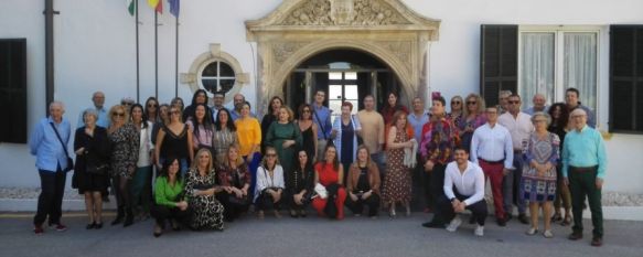 Alrededor de 60 antiguos alumnos acudieron al encuentro, el séptimo organizado por esta comunidad educativa. // María Ángeles Ríos