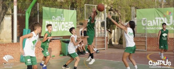 La Fundación Unicaja promueve hábitos saludables mediante la práctica deportiva tanto en sus campus como en los clubes deportivos de los que es patrocinadora. // Fundación Unicaja