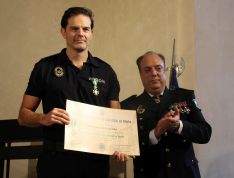 Roque Ignacio Guerrero ha sido uno de los agentes que ha recibido una medalla al mérito policial con distintivo verde. // CharryTV