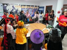 El Ayuntamiento de Ronda también organizó una fiesta el lunes por la tarde en la barriada de El Fuerte.  // CharryTV