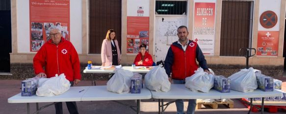 El miércoles llegaron 32 toneladas de productos no perecederos para repartir en las próximas campañas // Nacho Garrido