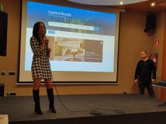 Turismo de Ronda presentó las nuevas aplicaciones que ha desarrollado la empresa municipal para facilitar el trabajo a agentes y touroperadores.   // Paloma González 