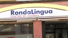 Ronda Lingua se encuentra en el número 62 de la calle Almendra.  // CharryTV