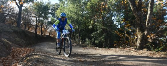 Los participantes completaron un recorrido de 38 kilómetros por el término municipal de la localidad en un circuito circular cuya cota más alta los llevó al Jardón.  // Serranía Comunicación