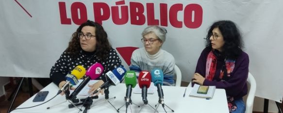 La nueva junta directiva de Izquierda Unida: Fran Sancho, Beatriz Mut y Lola Castillo // Laura Caballero
