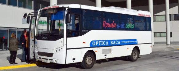 Uno de los itinerarios afectados es el que finaliza en el Hospital Comarcal.  // Urbano Ronda