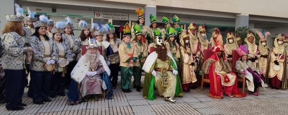 Los Reyes Magos hacen una ruta por distintas asociaciones de la ciudad, Melchor, Gaspar y Baltasar recorrieron, junto a la Cartera Real y sus séquitos, varias instituciones para llevar la ilusión a todos los rincones de la ciudad, 04 Jan 2023 - 10:32