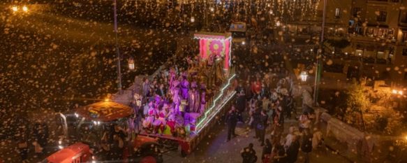 La Cabalgata de la Ilusión llenó Ronda de magia en la víspera de Reyes, Personajes Disney, motivos navideños y los Reyes Magos pasearon por las calles de la ciudad, 09 Jan 2023 - 10:33