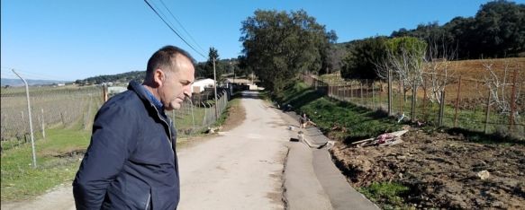 El edil de Pedanías ha visitado la zona en obras del camino 93 // Ayuntamiento de Ronda