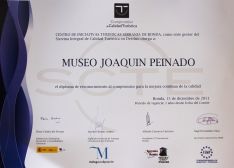 El diploma que acredita al Museo Peinado de la Fundación Unicaja Ronda con el distintivo “Compromiso de Calidad Turística”. // CharryTV