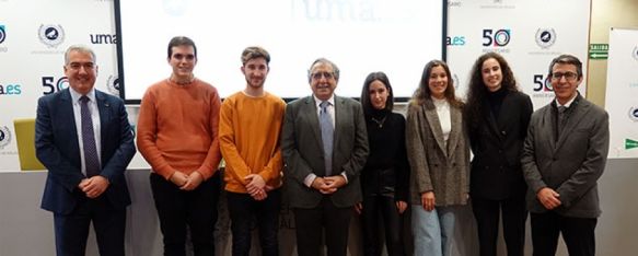 Los premiados recibieron un diploma y 400 euros por sus trabajos // Universidad de Málaga