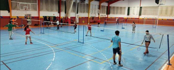 El club entrena en el polideportivo de El Fuerte.  // CharryTV