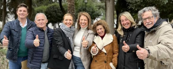 La rondeña Virginia Jiménez, en el centro de la imagen, junto a otros miembros del partido. // CharryTV La rondeña Virginia Jiménez, en el centro de la imagen, junto a otros miembros del partido. // CharryTV