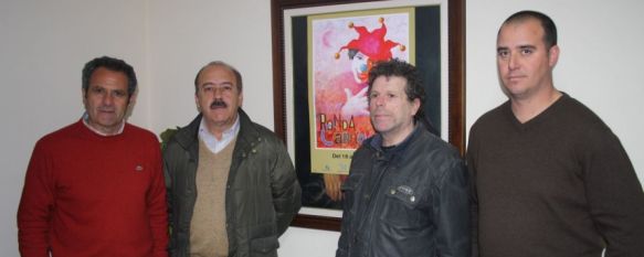 Representantes del carnaval rondeño y el tejido vecinal, junto al delegado de Fiestas, Vicente Becerra. // CharryTV