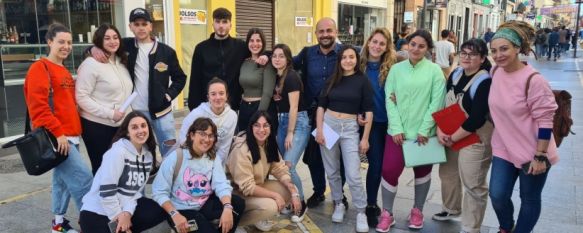 Campaña para sensibilizar a alumnos sobre violencia de género y diversidad sexual, Estudiantes del instituto Pérez de Guzmán, junto con la asociación Prodiversa-Progreso y Diversidad, graban cortos y salen a la calle para preguntar a los rondeños por estas cuestiones, 14 Mar 2023 - 12:31