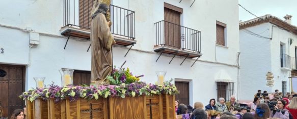 El colegio de La Inmaculada celebra su tradicional procesión de San José , Los estudiantes del centro educativo escenifican el desfile que discurre por Padre Jesús , 17 Mar 2023 - 18:35