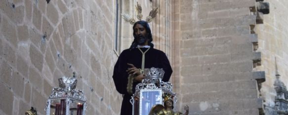 Nuestro Padre Jesús de la Salud, Er Manué, poco después de iniciar su Estación de Penitencia. // CharryTV