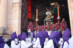 El trono del Santísimo Cristo de los Remedios, en la puerta de la Iglesia de Los Descalzos. // CharryTV