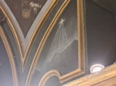 Una de las pinturas del camarín de la Virgen de la Paz, que hace referencia a la unión con la Hermandad de la Aurora.  // CharryTV