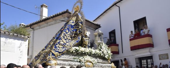 La Virgen de la Paz tras salir de su Santuario para comenzar el recorrido procesional // Laura Caballero