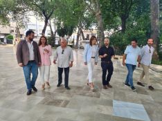 La alcaldesa, María de la Paz Fernández; Sergio Valadez; otros ediles; y representantes de la empresa. // CharryTV
