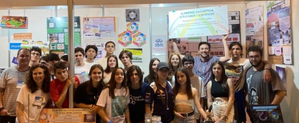 El IES Martín Rivero gana el primer premio CicCartuja “futuros investigadores” , El proyecto ganador de la Feria de las Ciencias de Sevilla, junto al IES Gran Capitán de Córdoba, tiene como título “Documentales y Youtube: En busca de ideas para nuevas investigaciones”, 17 May 2023 - 11:19