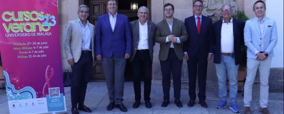 Foto de familia en la presentación de los Cursos de Verano de la UMA 2023 en Ronda.  // CharryTV