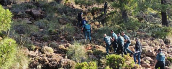 La Guardia Civil de Ronda rescata a una mujer en el término municipal de Igualeja, La víctima, que se había visto involucrada en un accidente de tráfico, se encontraba desorientada en una zona forestal de difícil acceso, 19 Jun 2023 - 09:32